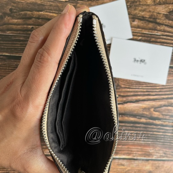 NWT Coach Patent Leather Wristlet - Picture 2 of 5